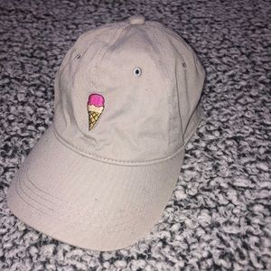 ⭐️Ice Cream Cone Gray Graphic Hat